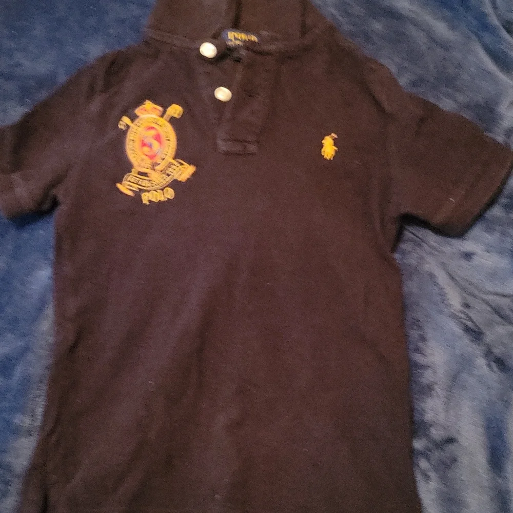 Shirts - Picture 4 of 4